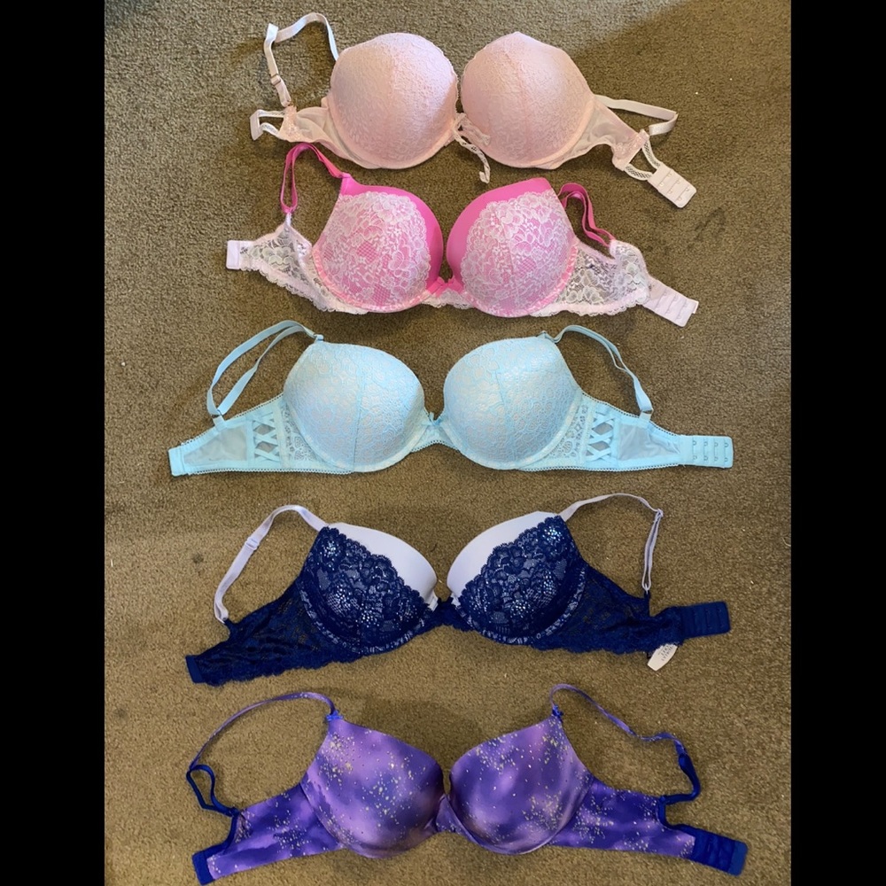 Bundle of 5 Victoria’s Secret Bras 4 34DD & 1 34D. Padded, lace, NWT & worn once